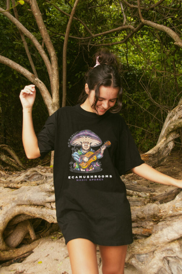 DSC08376 Camiseta Negra EcaMushrooms